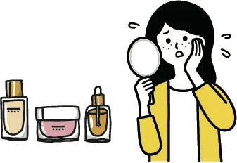 白い背景で、黄色いカーディガンを着た女性が手鏡をのぞき込み、頬に手を当てて肌の状態を気にしています。左側には3つの化粧品容器が並んでいます。